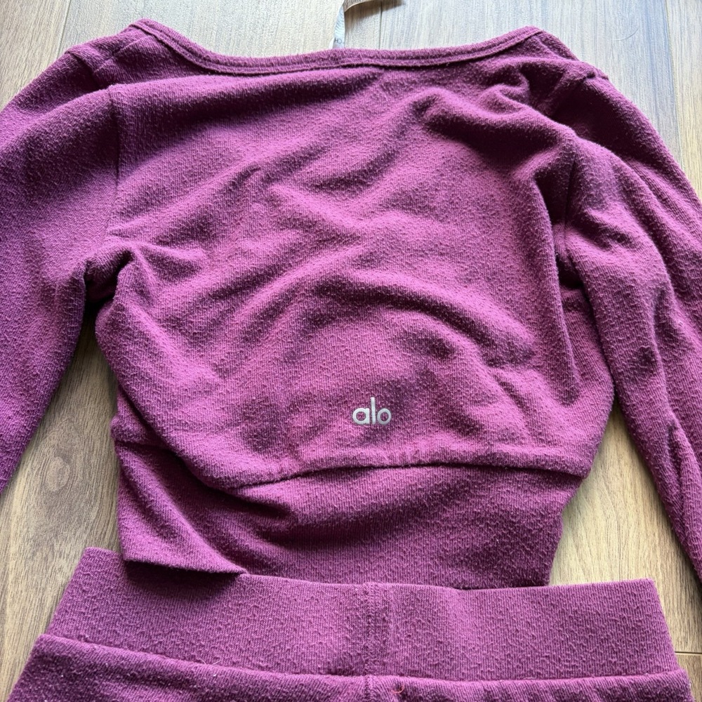ALO YOGA Alolux Set Cardigan & Biker High Waist Me Time Women Small Burgundy - Picture 8 of 8